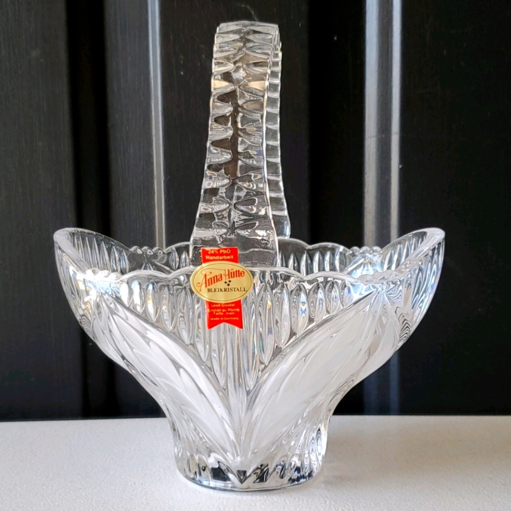 Anna Hutte 24% Lead Crystal Basket